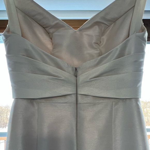 Jim Hjelm wedding dress - Picture 10 of 14